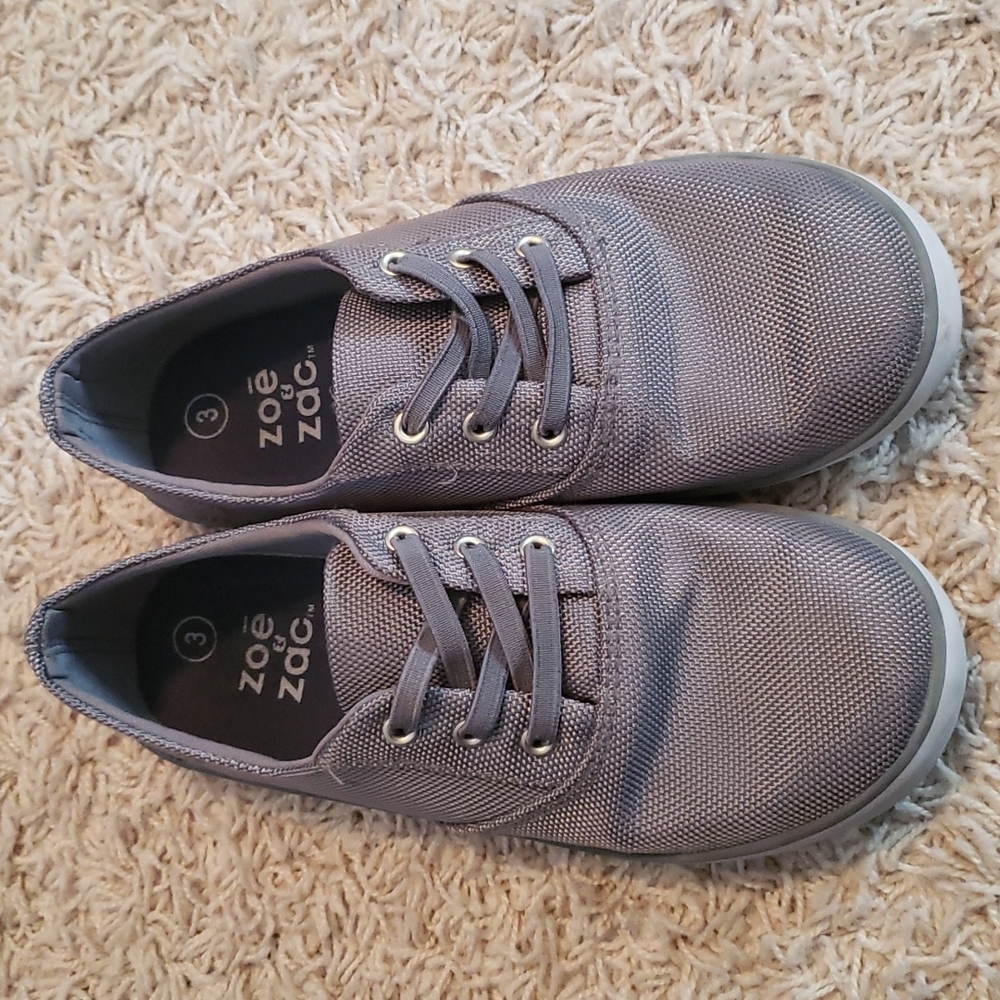 Slip on, grey, size 3. Tennis shoe